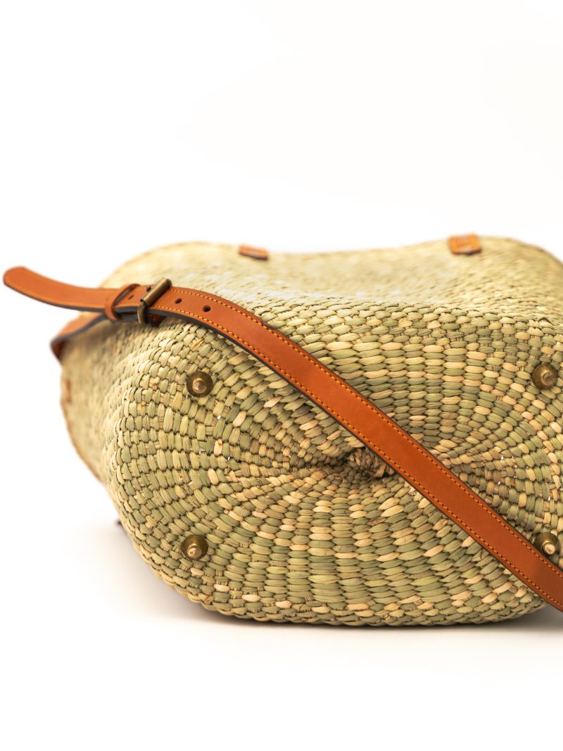 STUDIO FIT Tan/Beige Medium Tote - Image 4