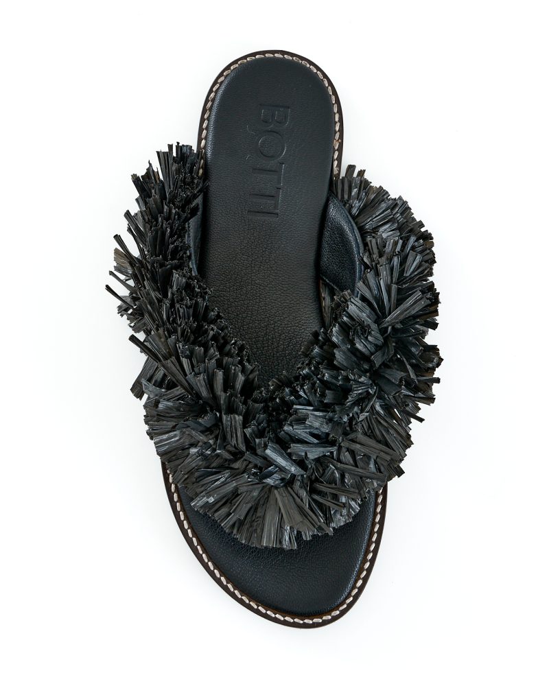 Singular By Tainara Cruvinel Black Flat - Image 3