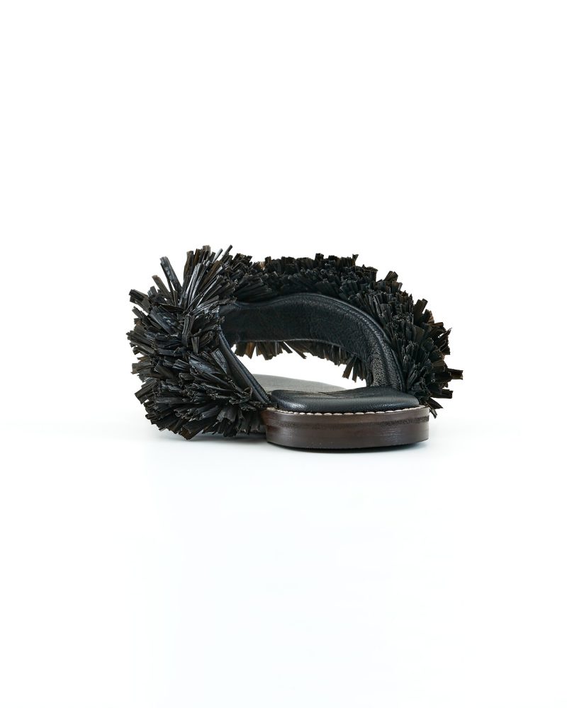 Singular By Tainara Cruvinel Black Flat - Image 4