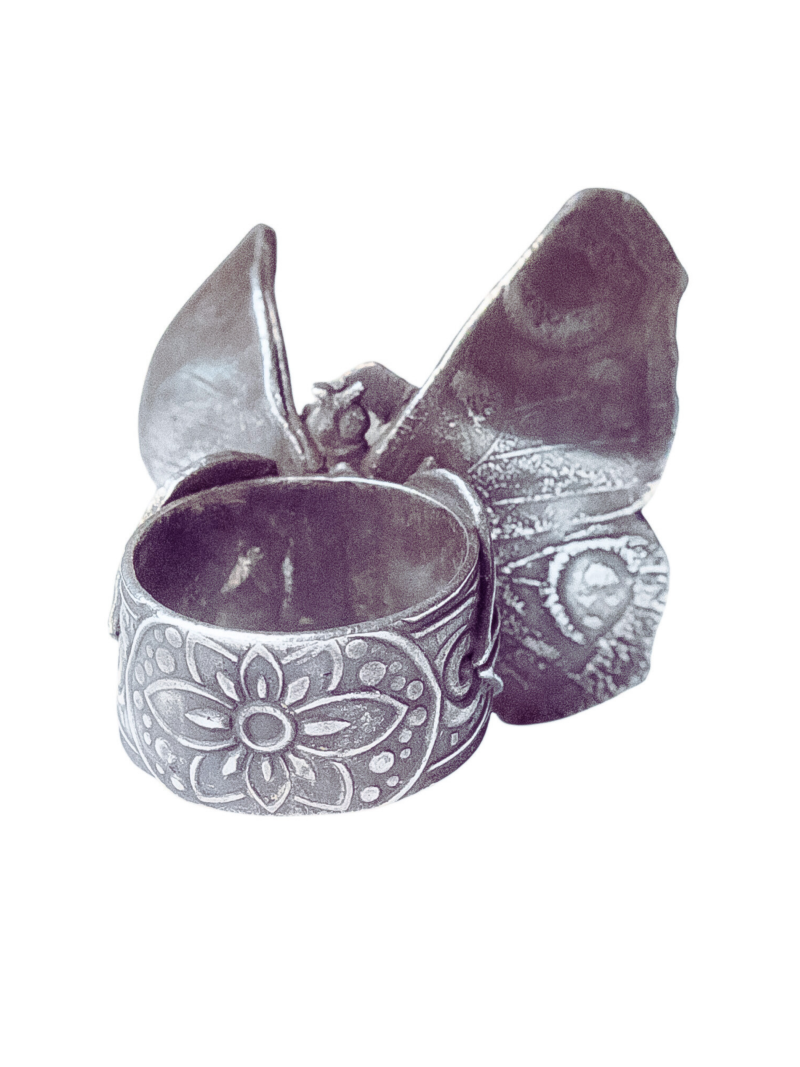 Heart Of Zena Silver Ring - Image 3