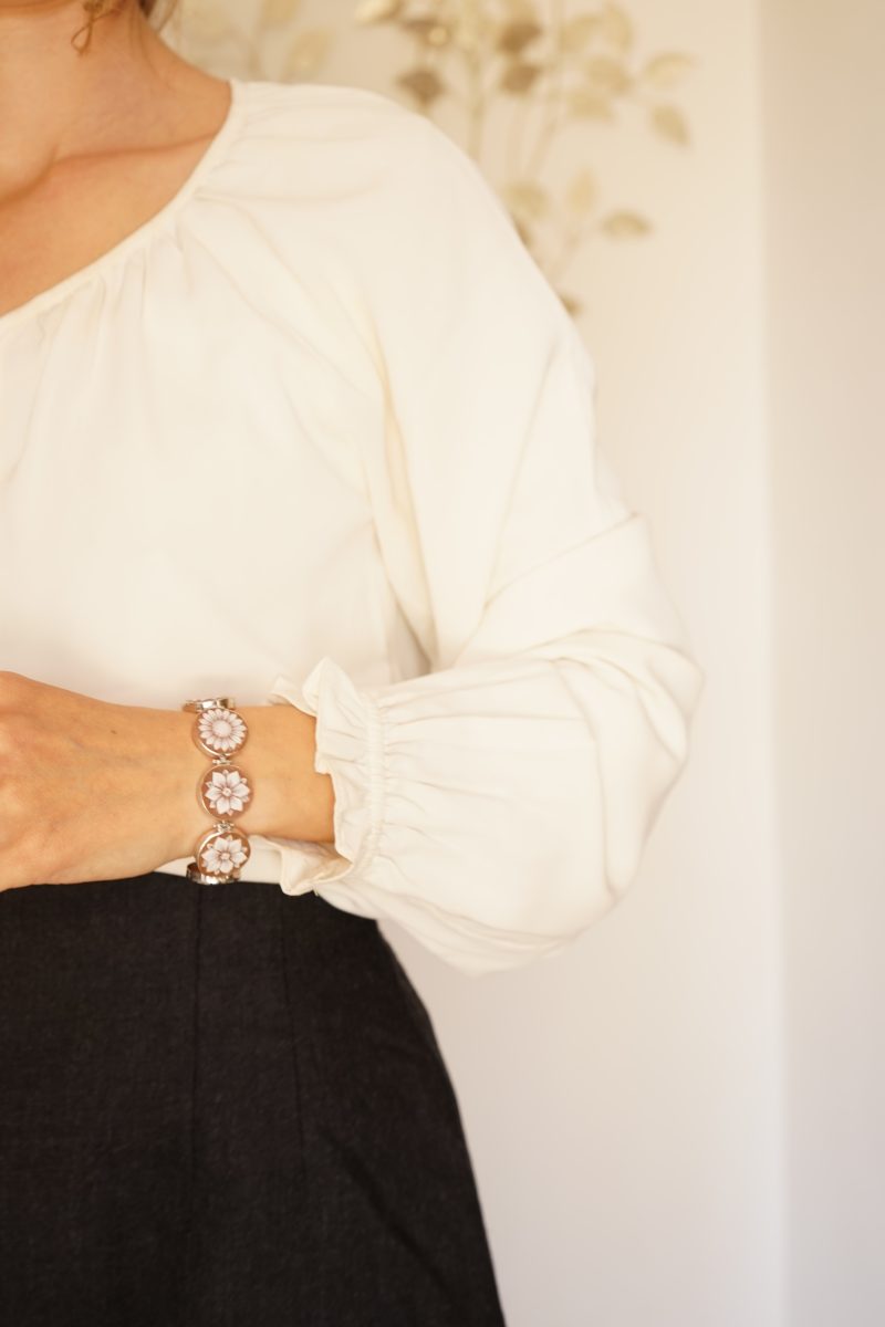Studio Dust To Gold Italy Floral Cameo Bracelet - Image 5