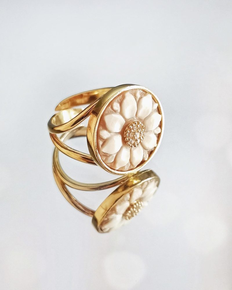 Studio Dust To Gold Italy Josephine Cameo Ring - Image 11