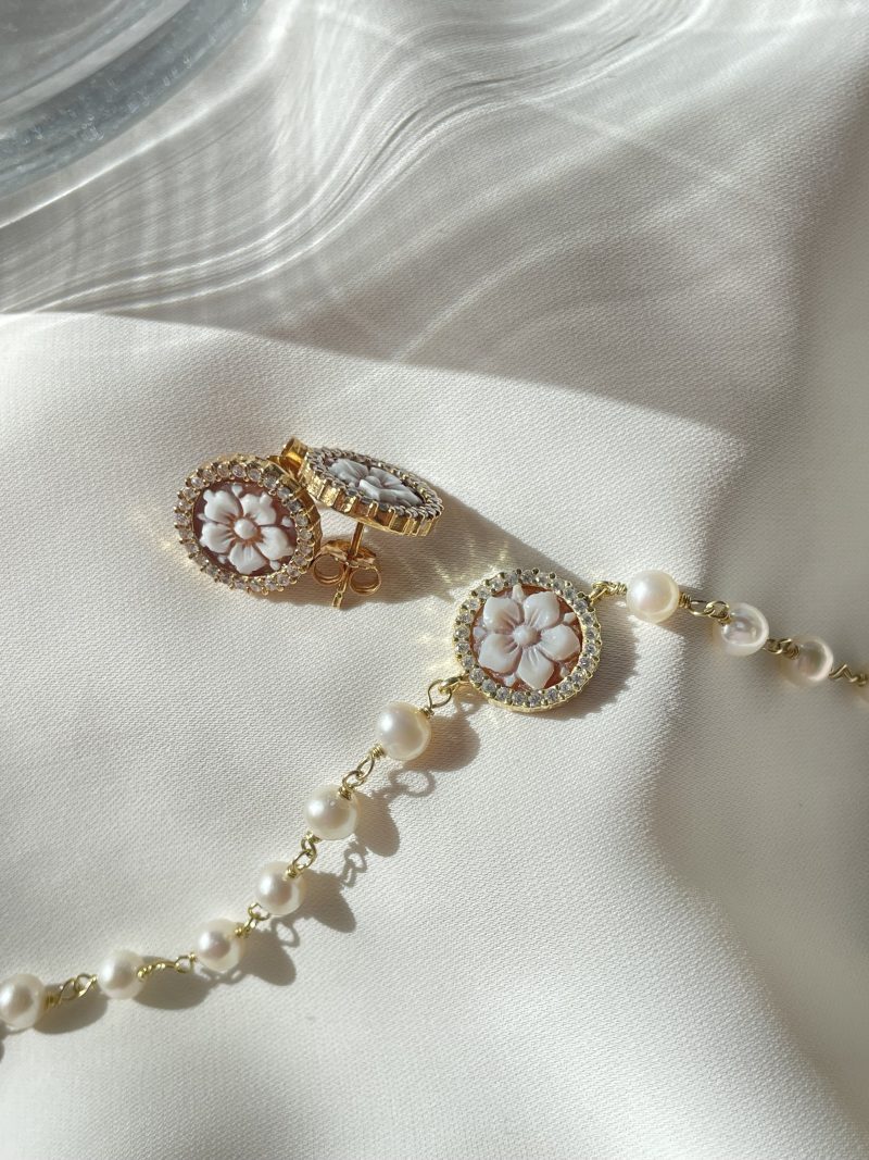 Studio Dust To Gold Annabelle Cameo & Freshwater Bracelet - Image 3