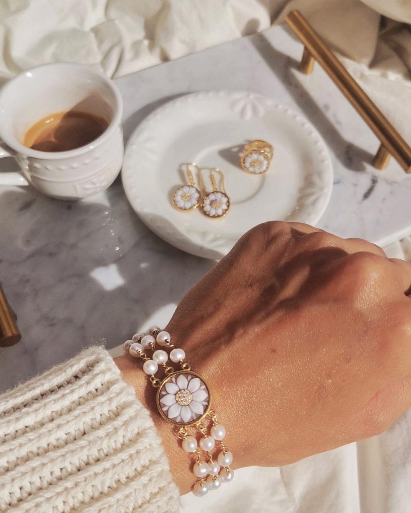 Studio Dust To Gold Josephine Cameo & Freshwater Pearl Bracelet - Image 3