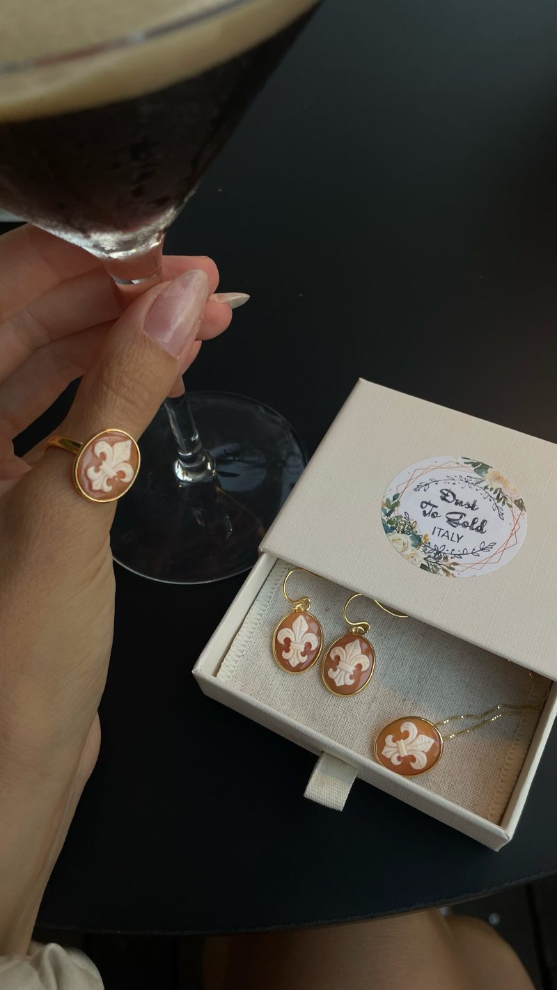 Studio Dust To Gold Fleur De Lis Cameo Ring - Image 5