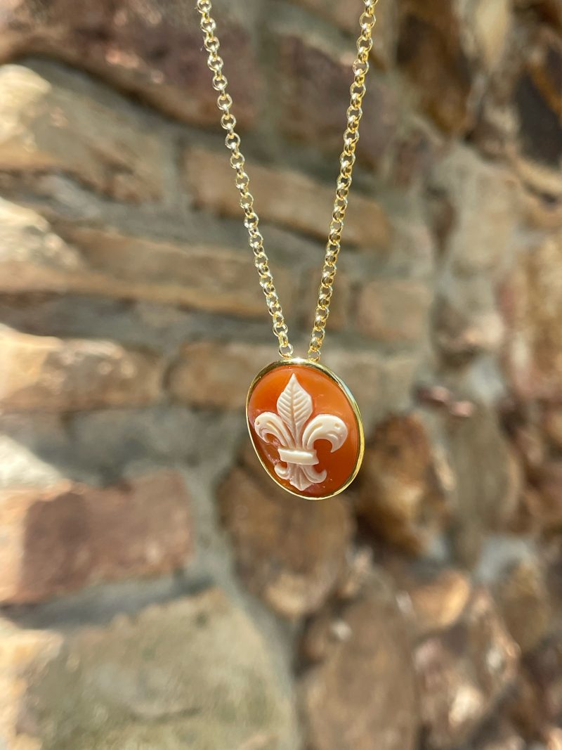 Studio Dust To Gold Fleur De Lis Cameo Necklace - Image 5