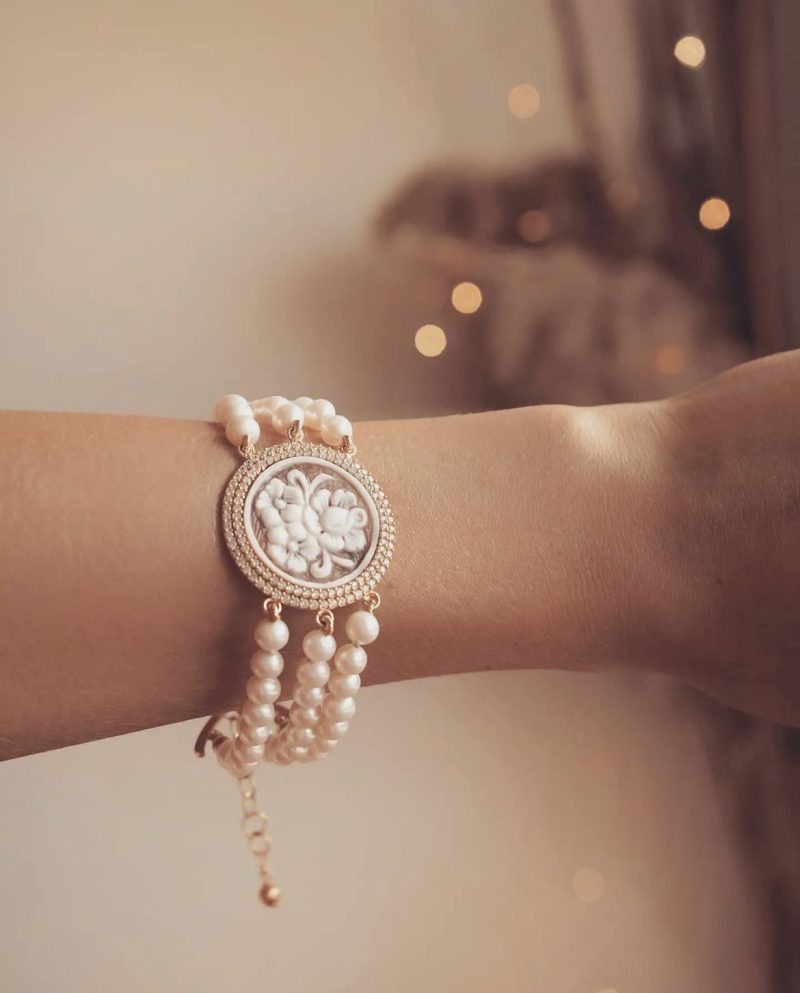 Studio Dust To Gold Cameo & Freshwater Pearl Bracelet - Image 6